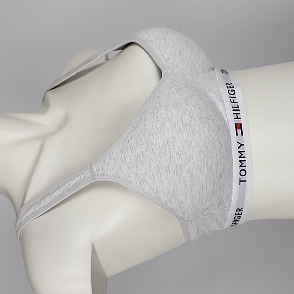 ⭐️2/ $30⭐️Tommy Hilfiger Heathered Grey Sports Bra Criss Cross Straps  Sz Small - Picture 5 of 16
